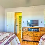 Renovated Pensacola Beach Condo With Community Pool!