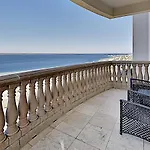 Beach Club 1606C