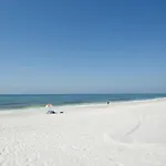 Palm Beach Club 2-225