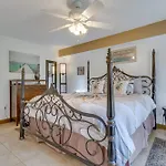 Pensacola Beach Condo With Patio And Access To Beach!