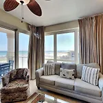 Beach Club 206A