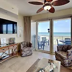 Beach Club 206A