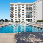 Regency Towers 405 West