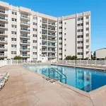 Regency Towers 702 West- Azure Pleasure