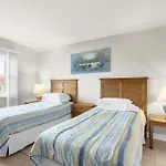 Regency Towers 405 West