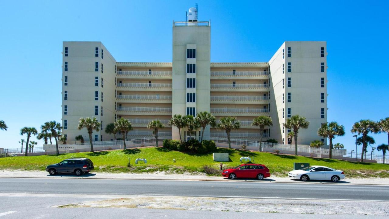 Sans Souci Unit 102 *