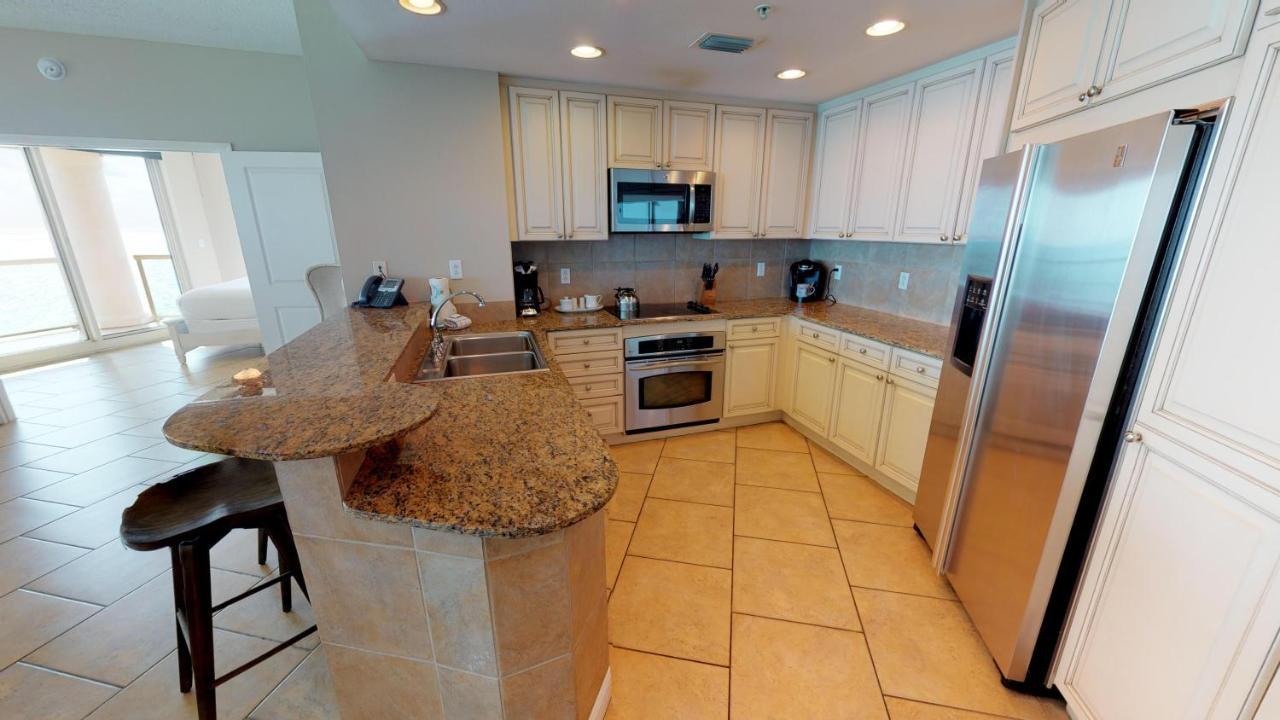 Apartment Portofino Tower 3 Unit 1601 *