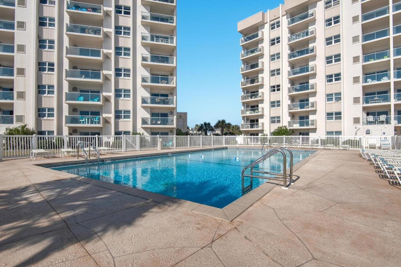 Regency Towers 405 West