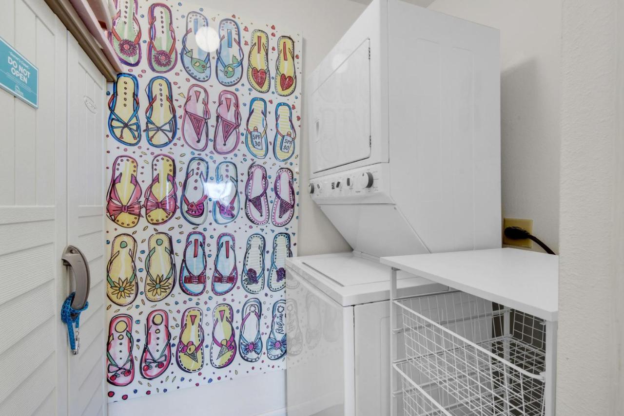 Regency Towers 702 West- Azure Pleasure Holiday home *