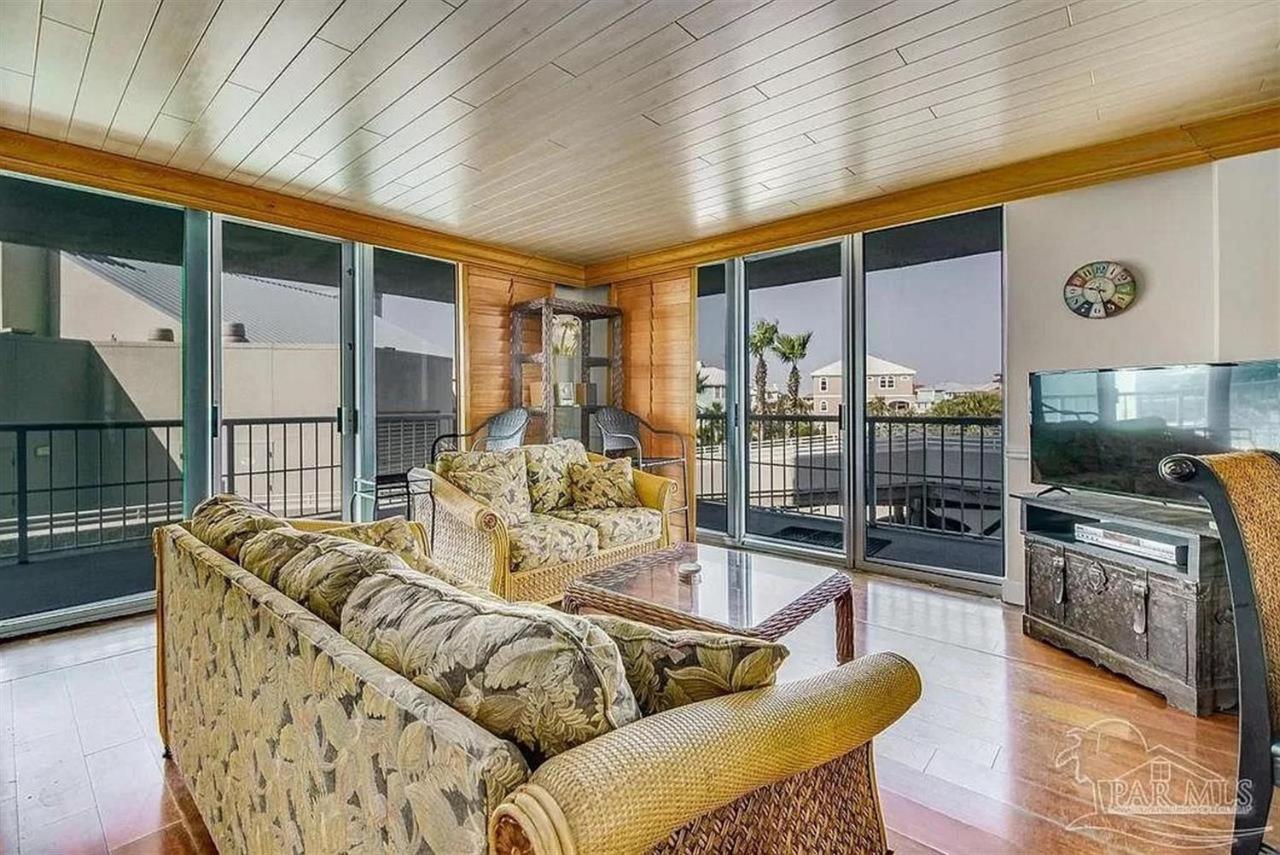 Tristan Towers By Properties * Pensacola Beach