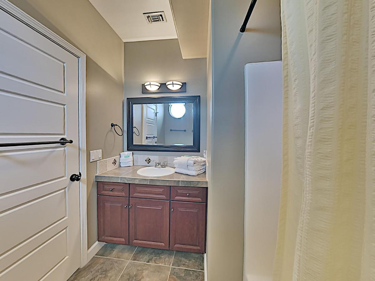 Awesome In Pensacola With Outdoor Swimming Pool And 3 Bedrooms Apartment