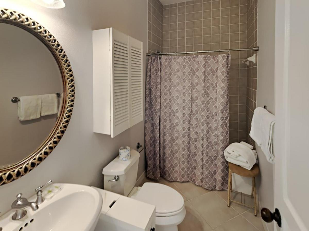 Amazing In Pensacola With Heated Swimming Pool, Outdoor Swimming Pool And 2 Bedrooms
