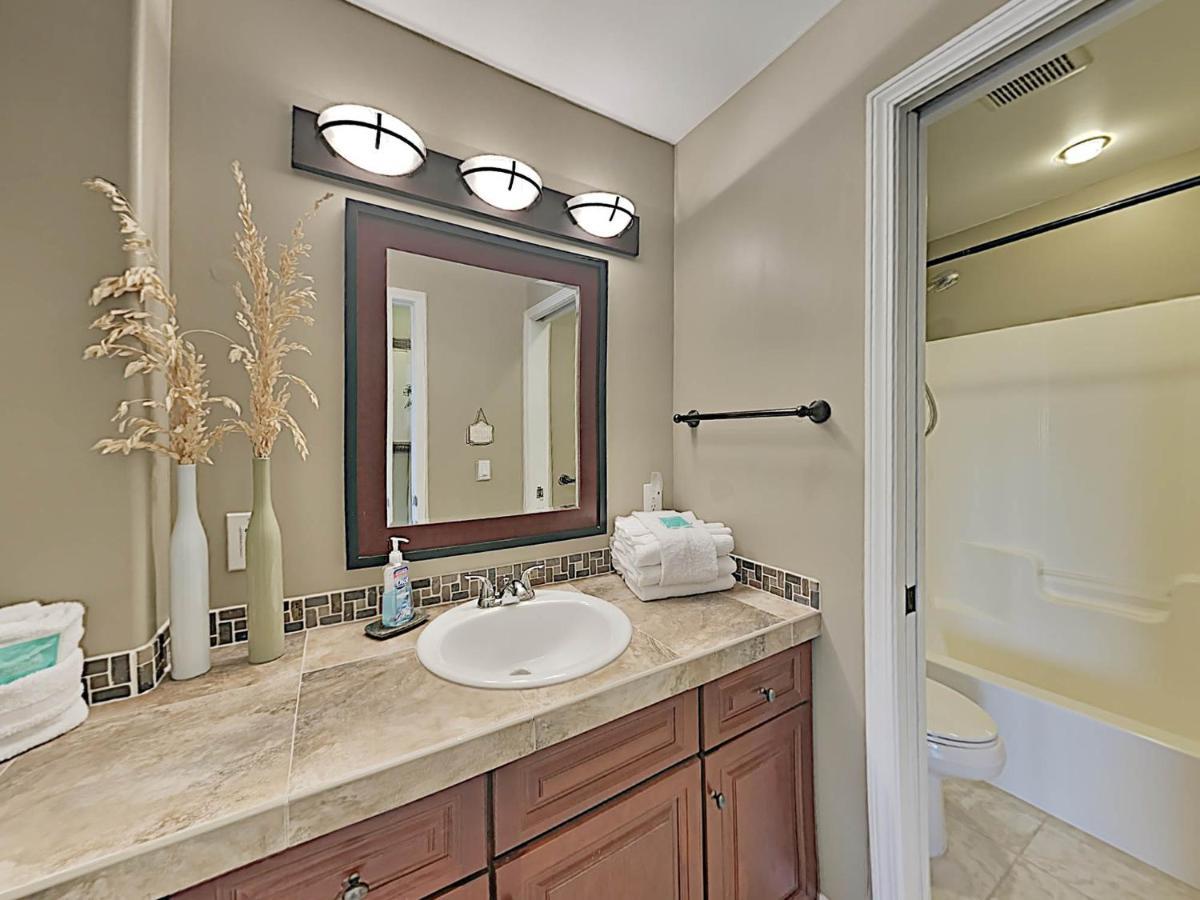 Awesome In Pensacola With Outdoor Swimming Pool And 3 Bedrooms Apartment