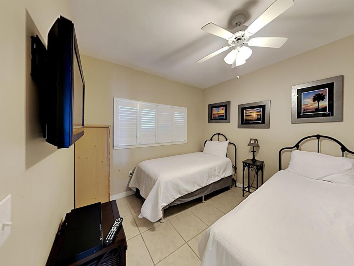 Awesome In Pensacola With Heated Swimming Pool, Outdoor Swimming Pool And 2 Bedrooms Pensacola Beach