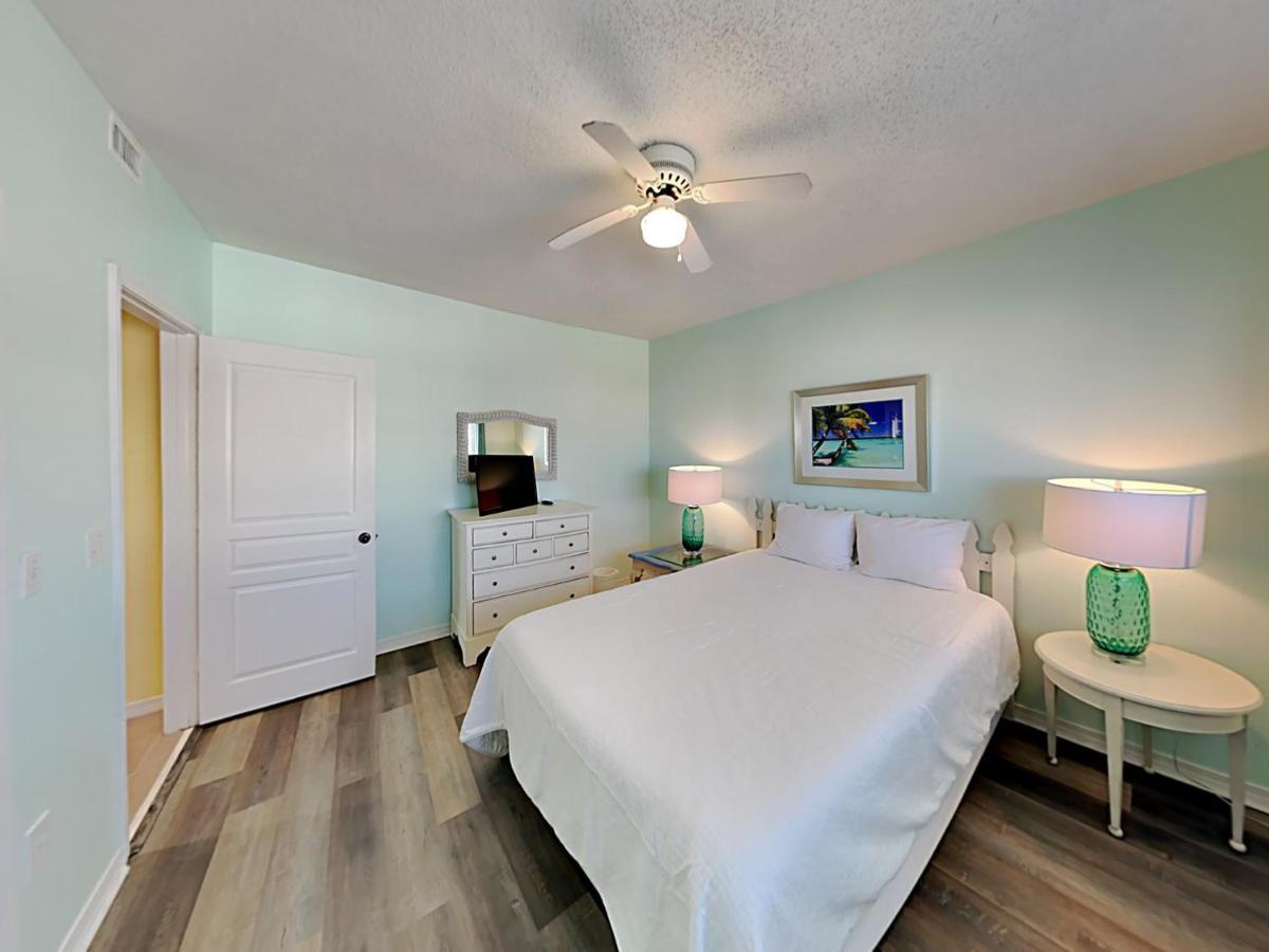 Emerald Isle #401 Apartment *