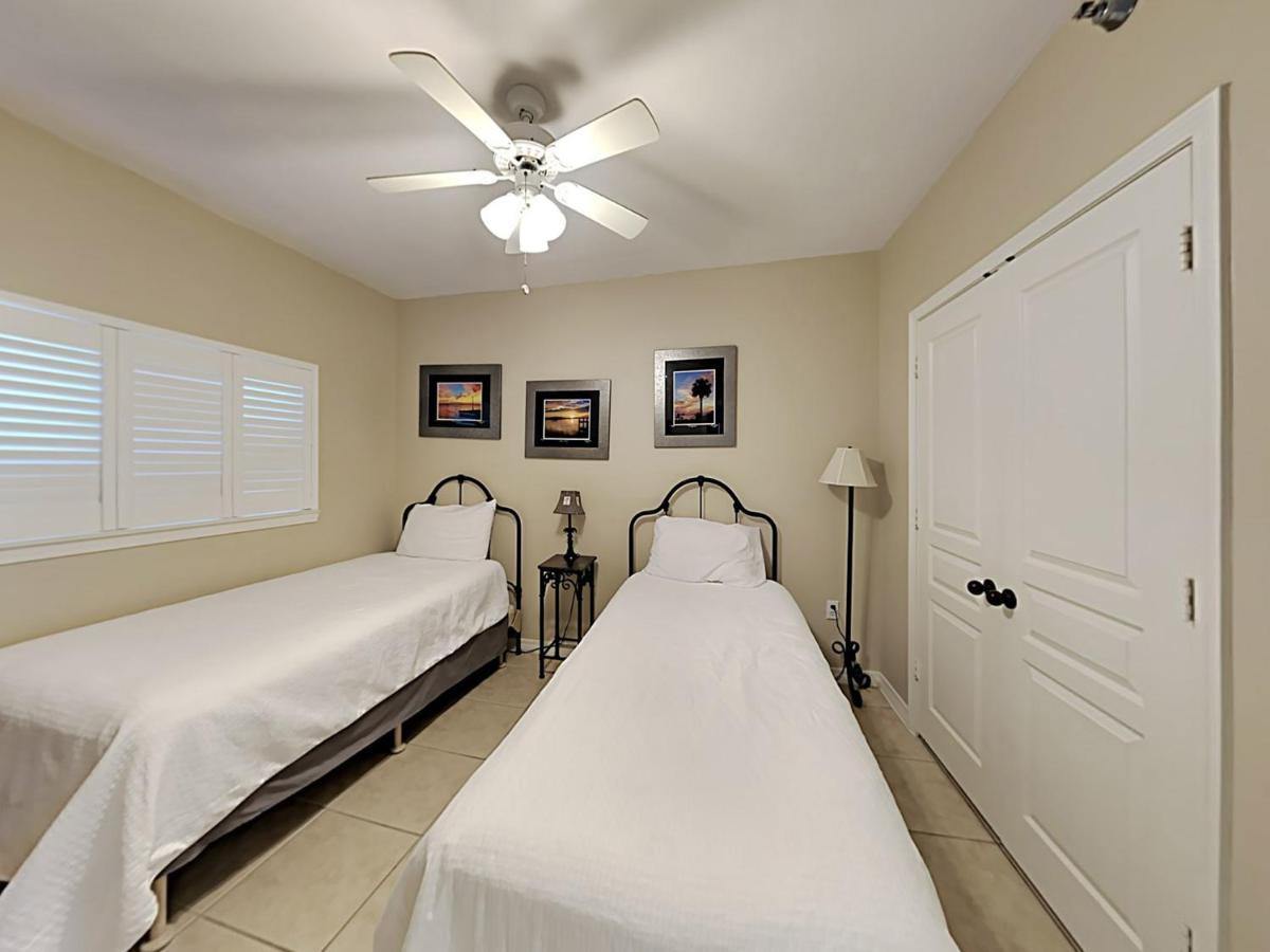 Apartment Awesome In Pensacola With Heated Swimming Pool, Outdoor Swimming Pool And 2 Bedrooms *