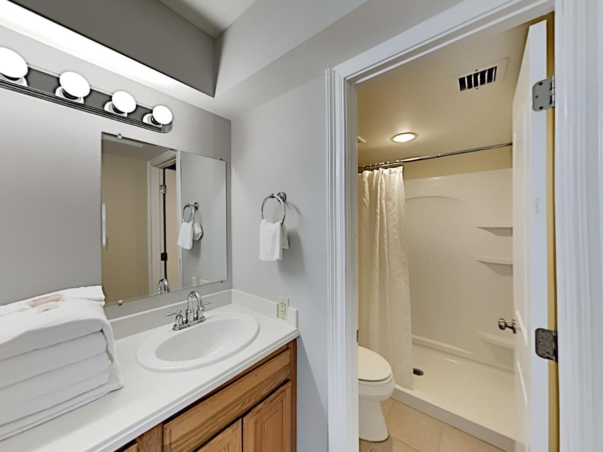 Regency Towers 302 West Apartment *