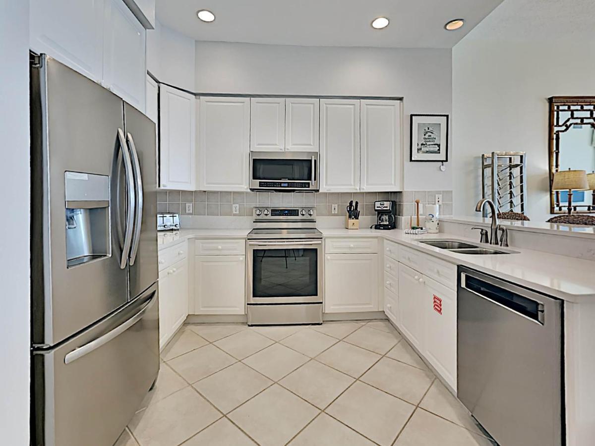 Apartment Amazing In Pensacola With Heated Swimming Pool, Outdoor Swimming Pool And 2 Bedrooms *