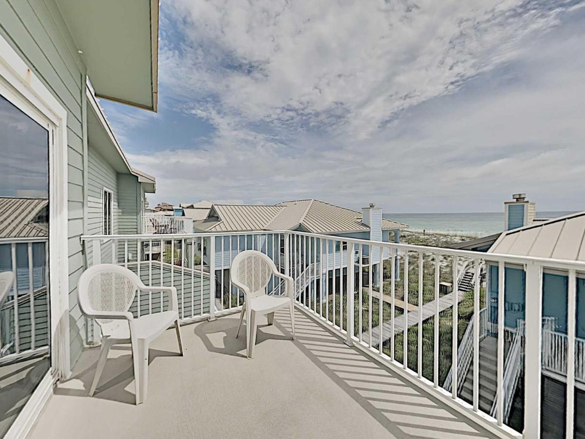 Awesome In Pensacola With Outdoor Swimming Pool And 3 Bedrooms