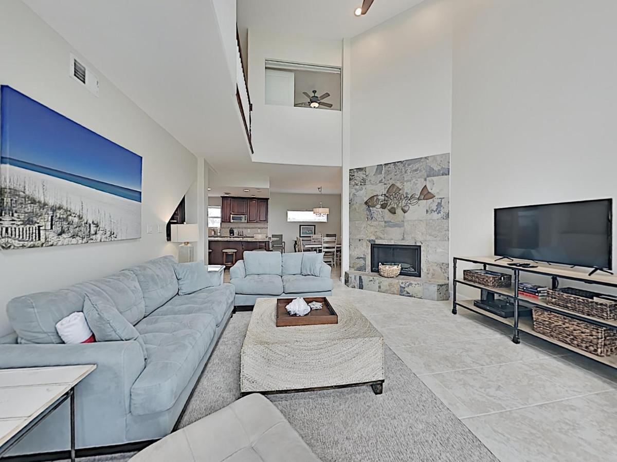 Awesome In Pensacola With Outdoor Swimming Pool And 3 Bedrooms Apartment Pensacola Beach