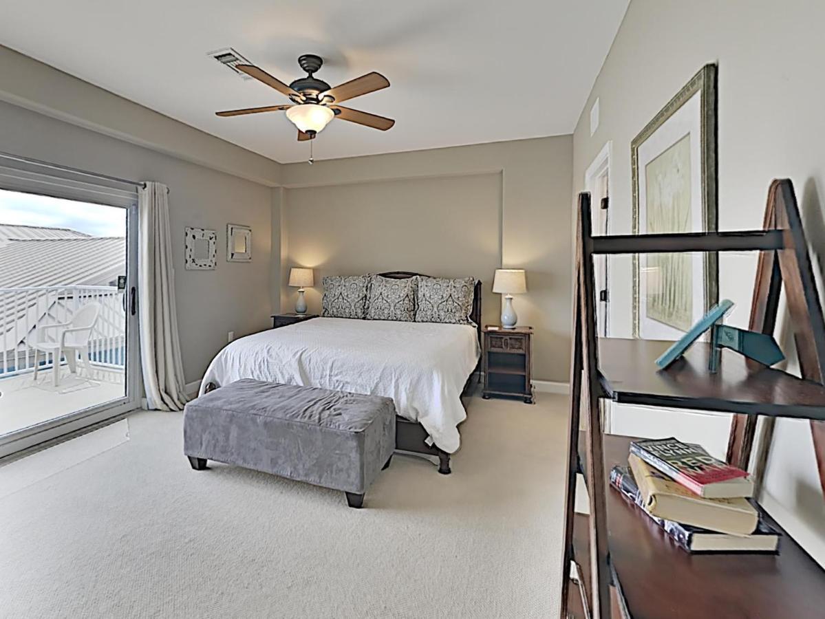 Awesome In Pensacola With Outdoor Swimming Pool And 3 Bedrooms Apartment Pensacola Beach