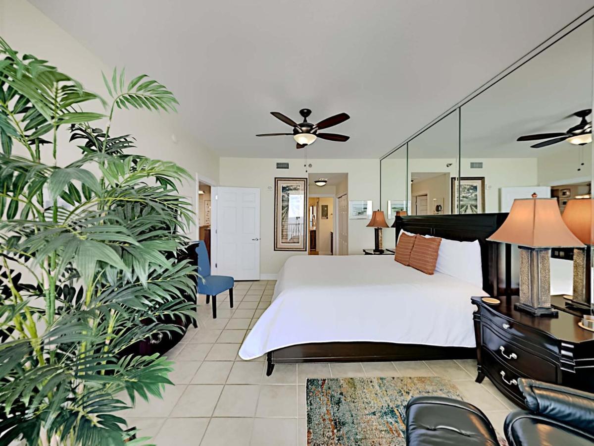 Emerald Dolphin #1630 Apartment