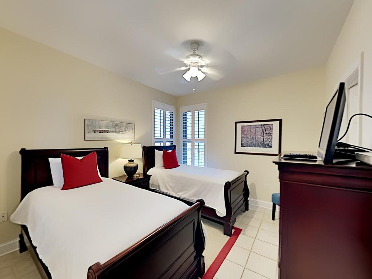Emerald Dolphin #1630 Apartment