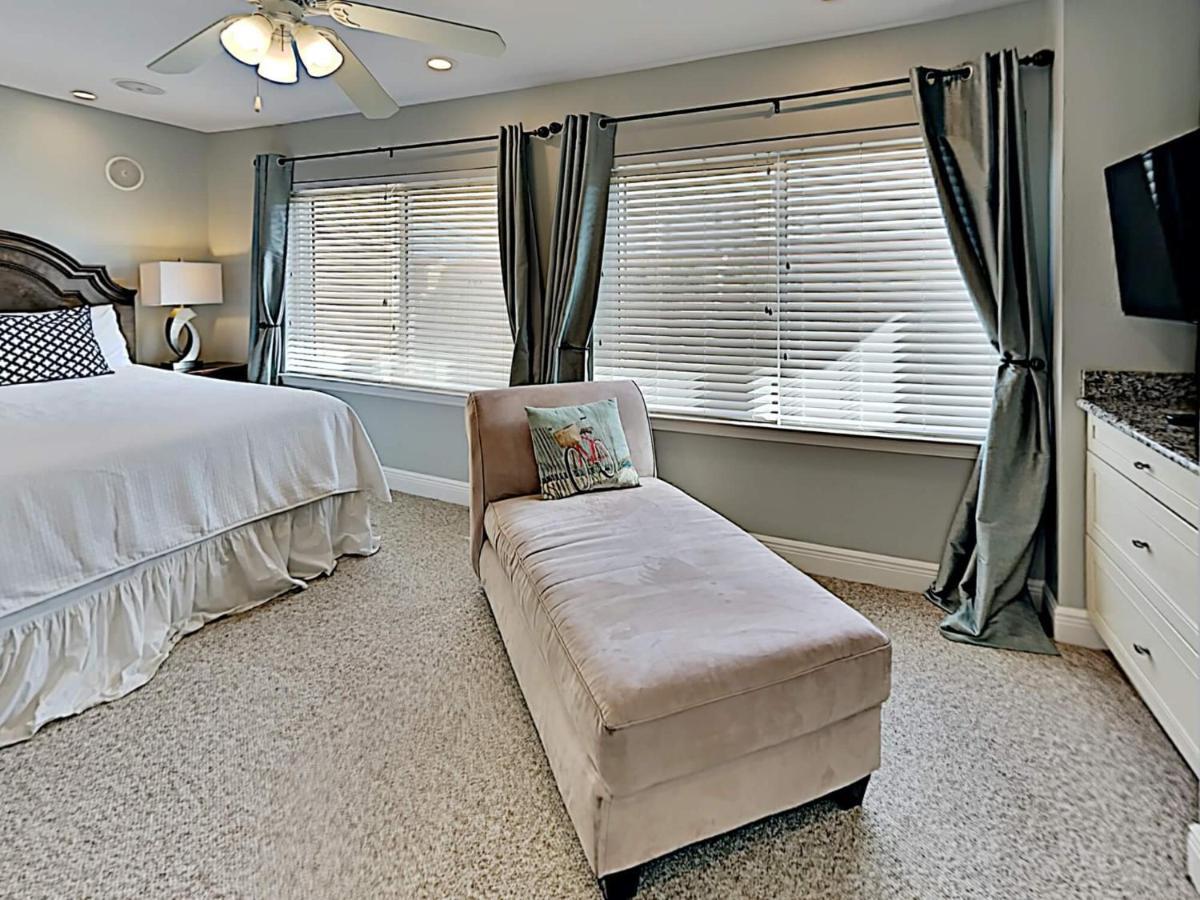 Regency #g16 Apartment
