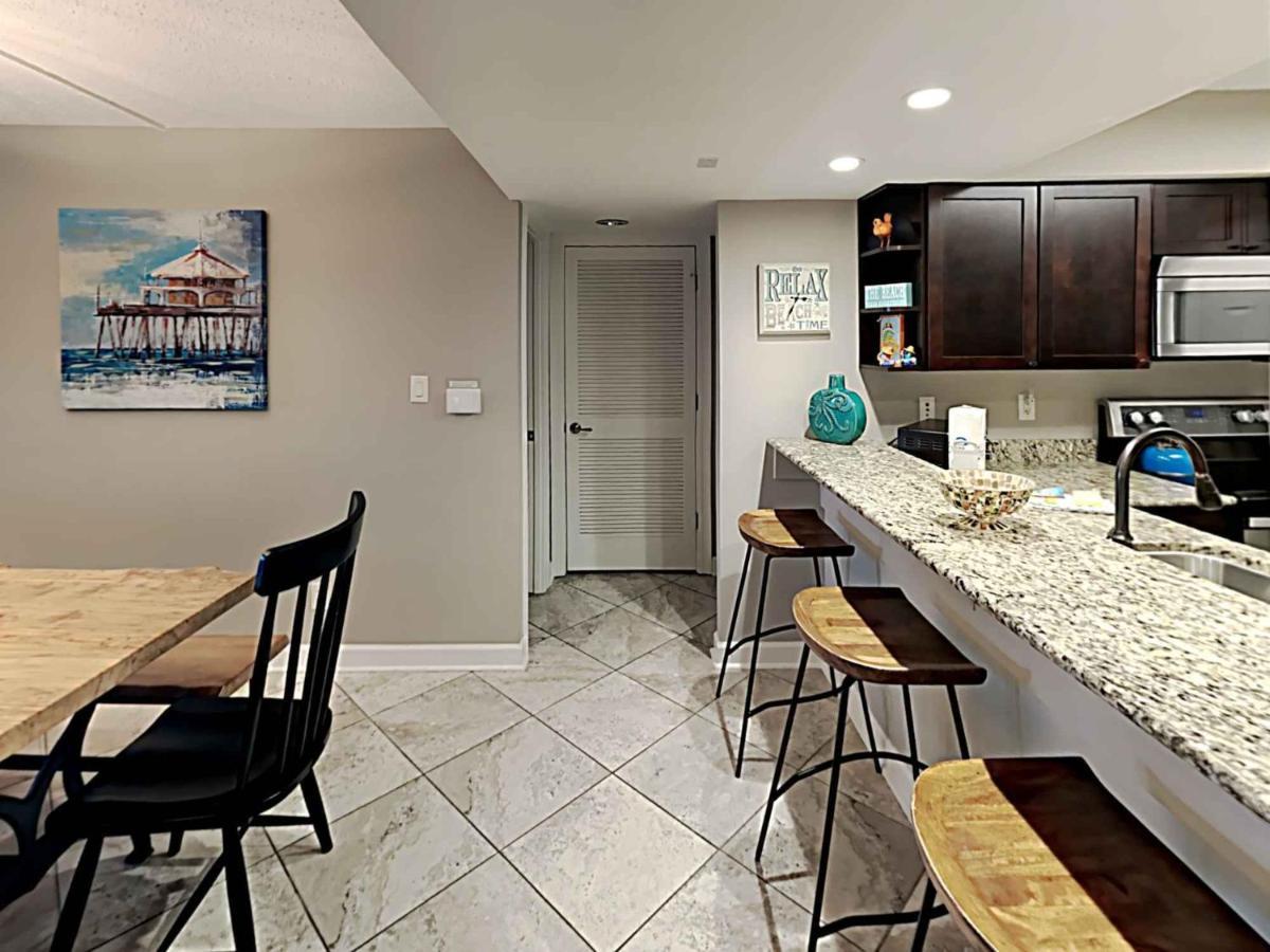 Apartment Regency Towers #205 West Pensacola Beach