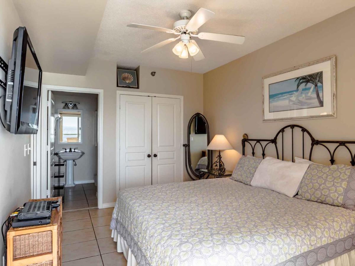 Awesome In Pensacola With Heated Swimming Pool, Outdoor Swimming Pool And 2 Bedrooms *