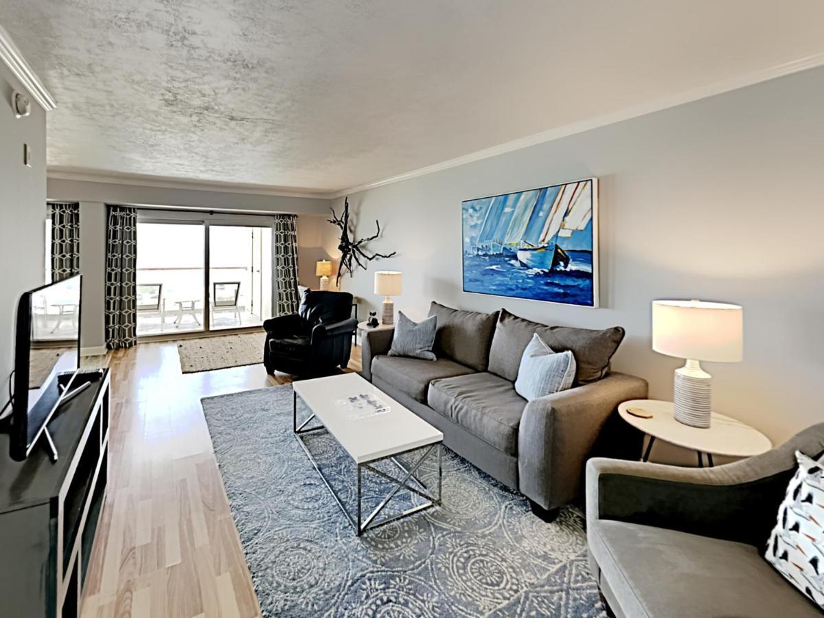 Regency Towers 506 East Apartment *