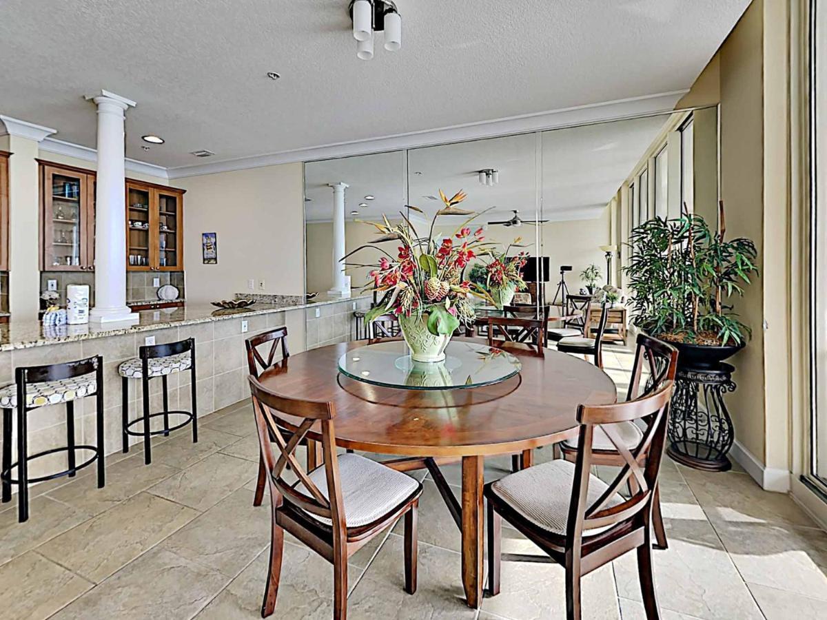 Apartment Club 1605c