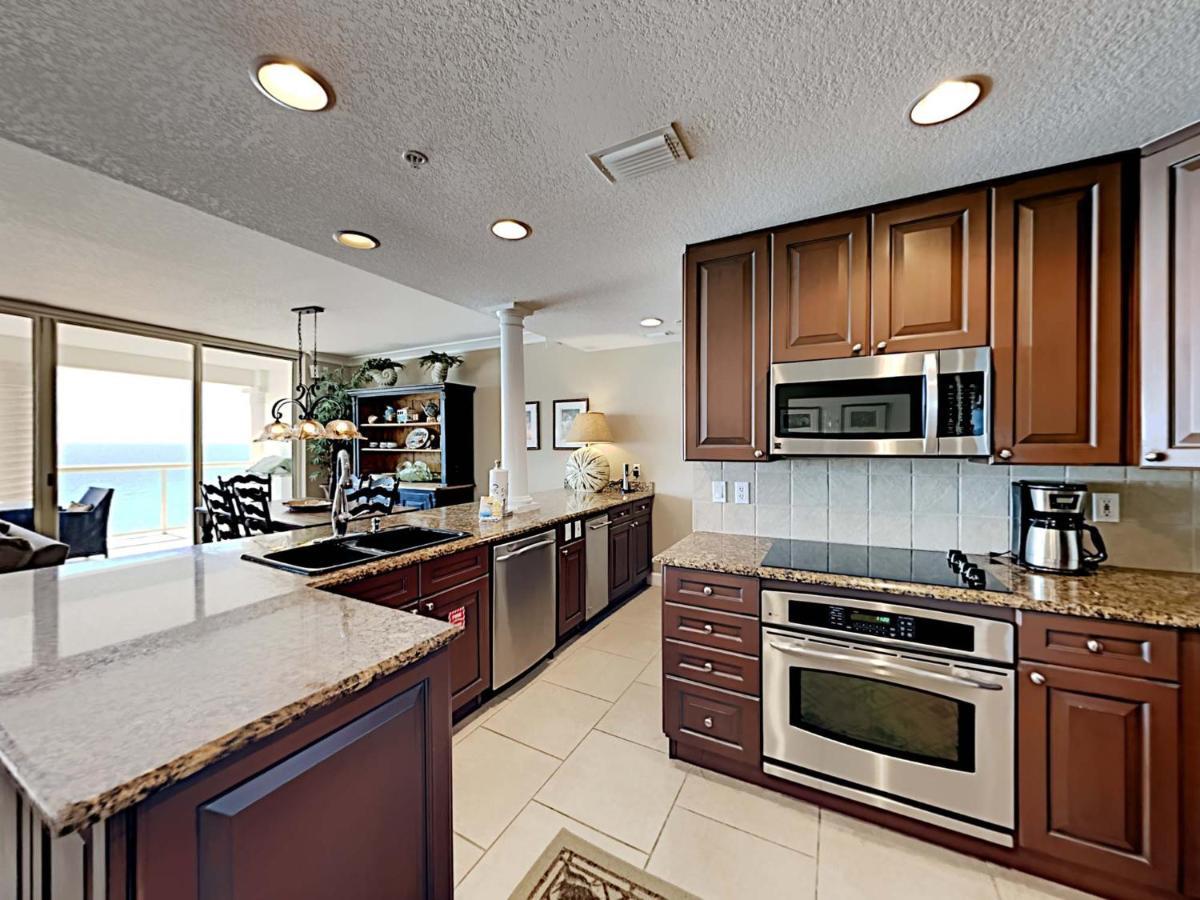 Club 904c Apartment