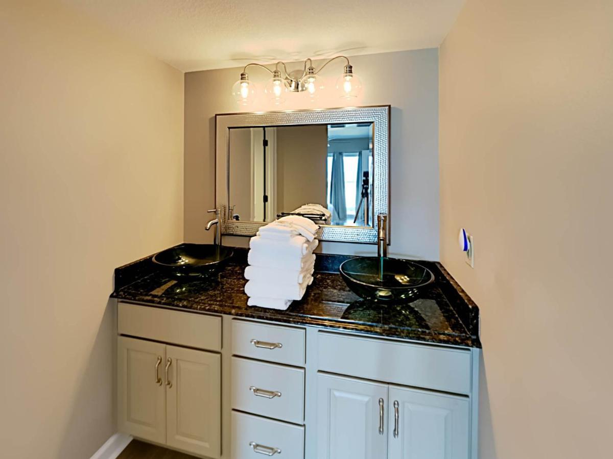 Regency Towers 203 West