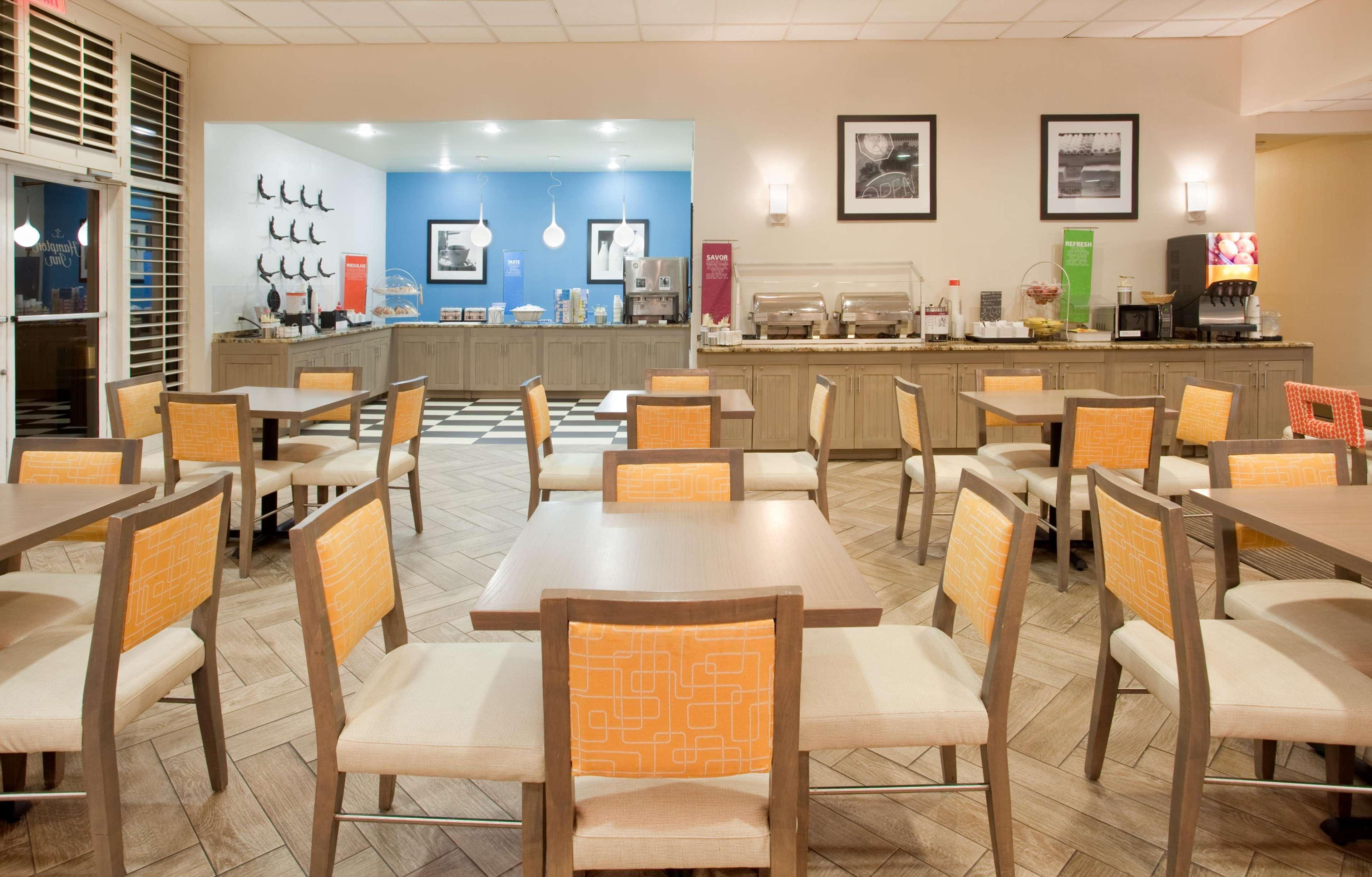 Hampton Pensacola Hotel 3*