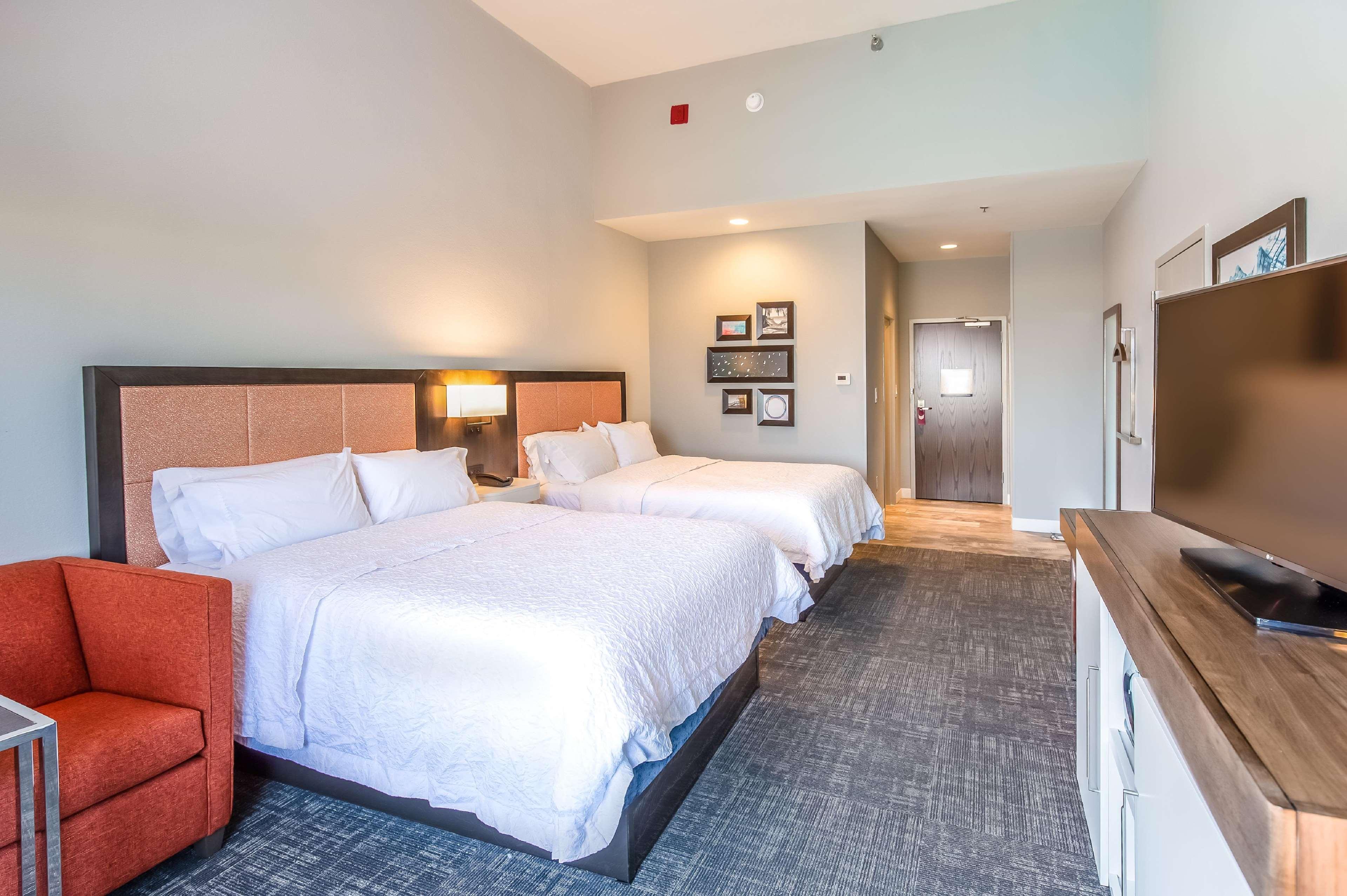 Hampton Pensacola Hotel 3*