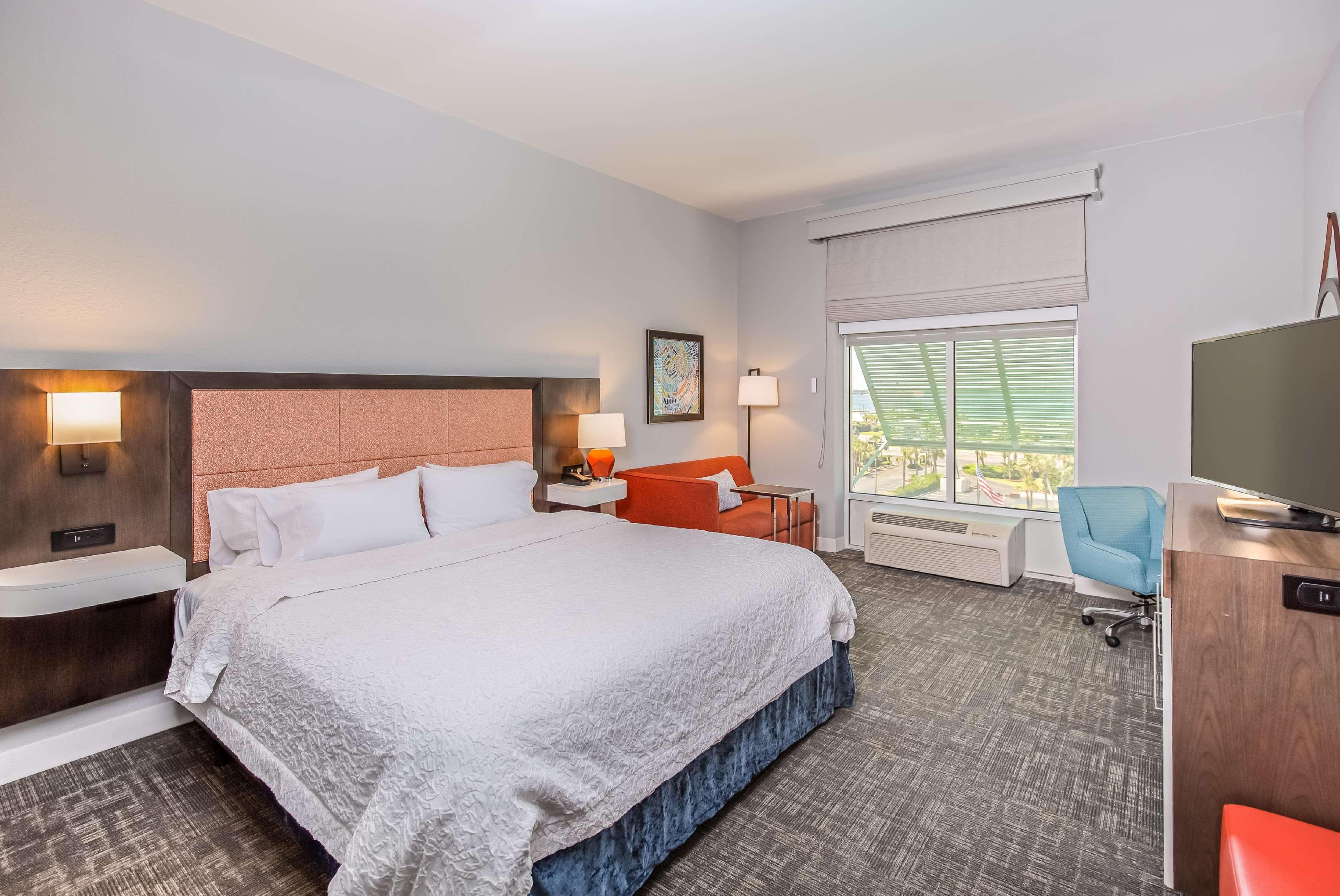 Hotel Hampton Pensacola 3*