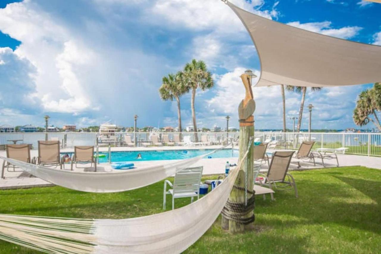 Oceanfront At Sabine Yacht And Racquet Club Aparthotel 3*
