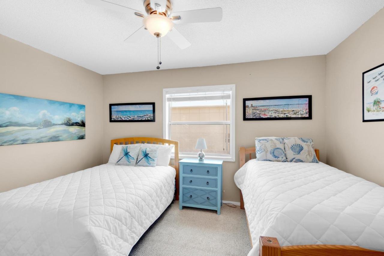Apartment On The Gulf Unit C5