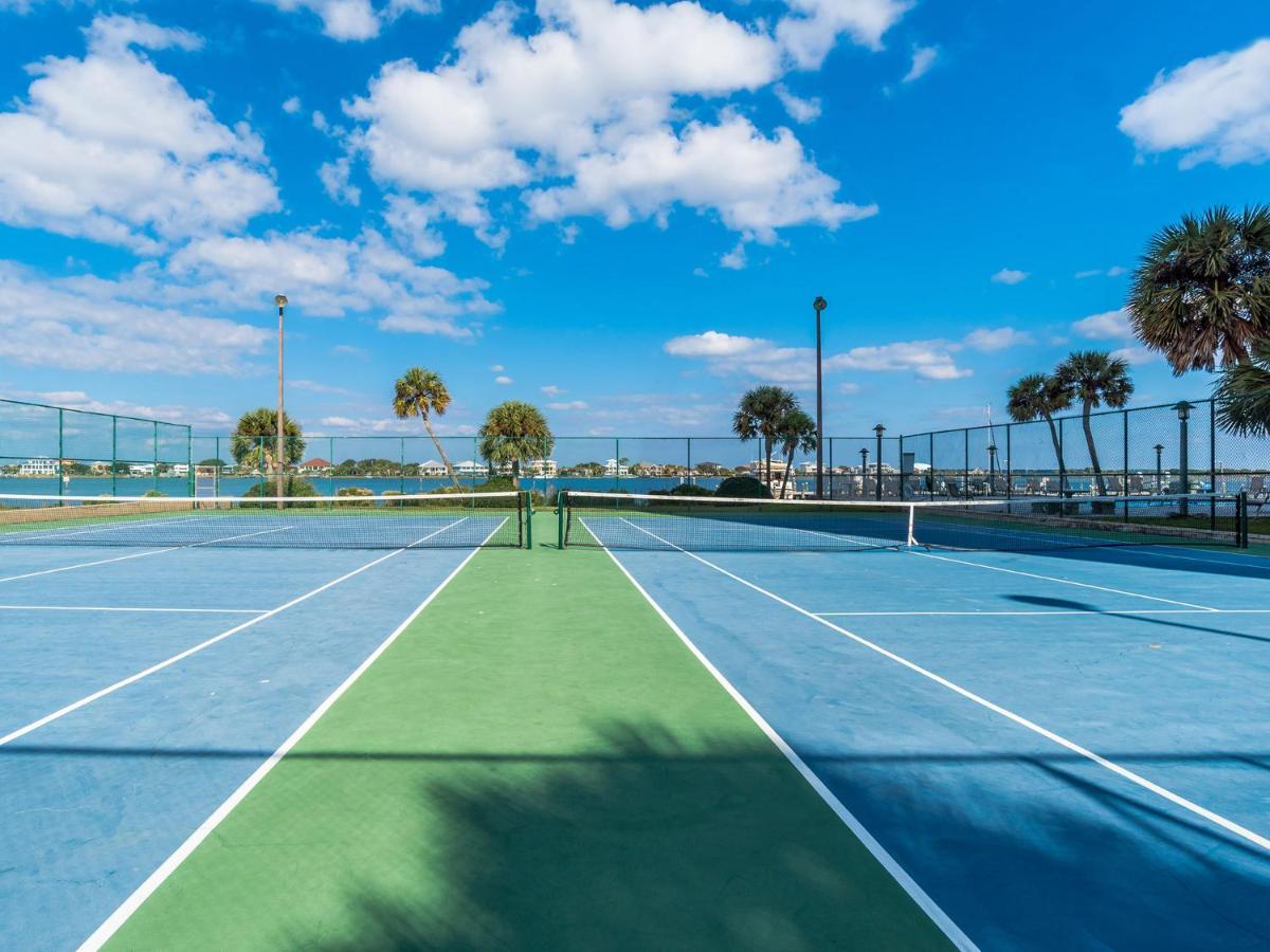 Sabine Yacht & Racquet #1b *