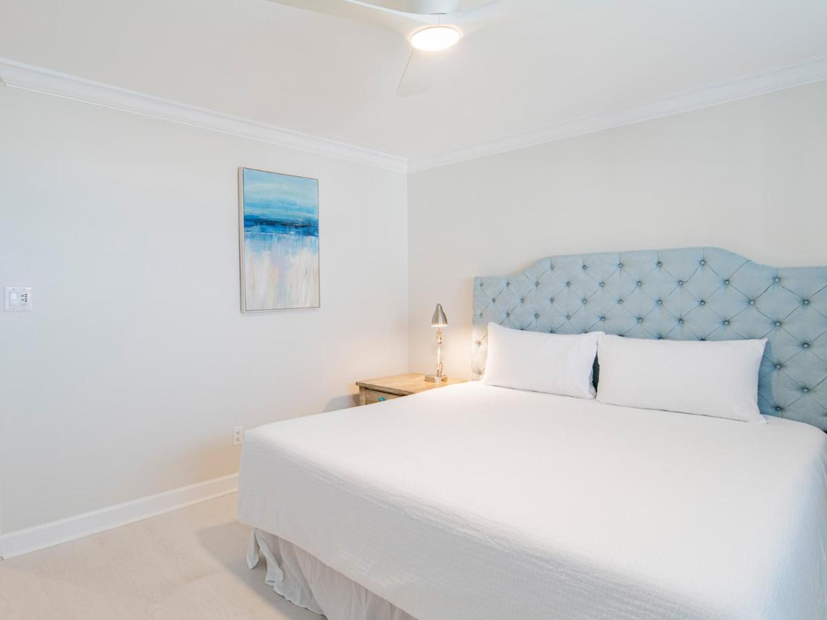 Regency Towers 708 West