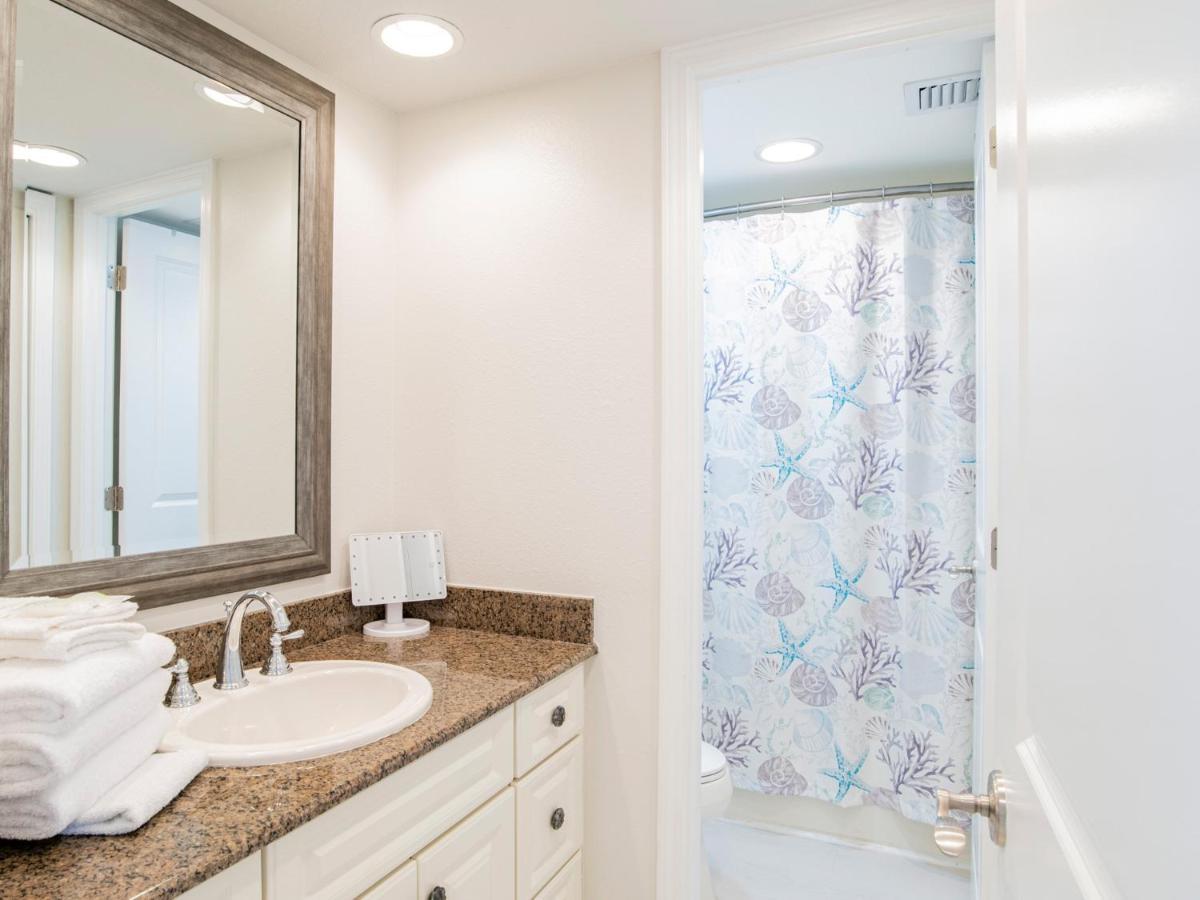Regency Towers 708 West Apartment