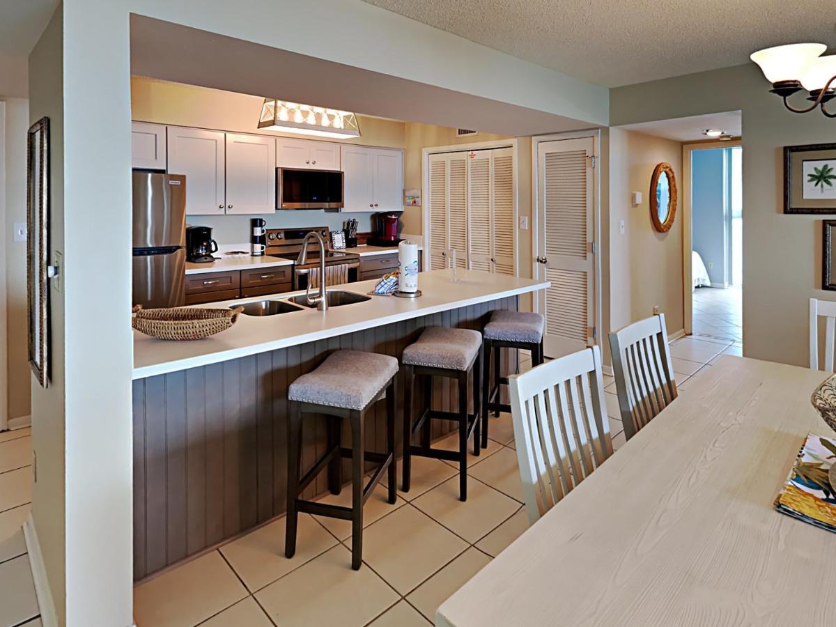 Apartment Tristan Towers #5c *