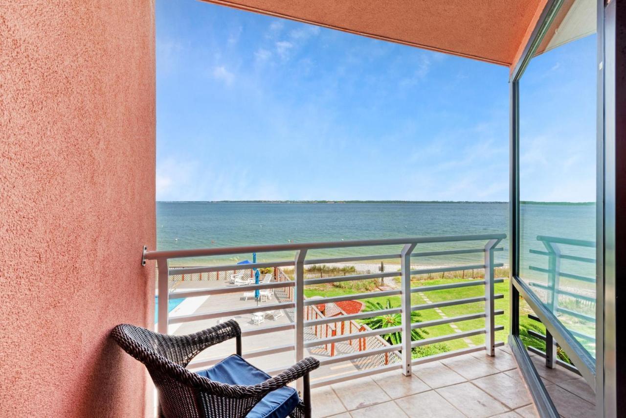 Palm Club 2-219 * Pensacola Beach