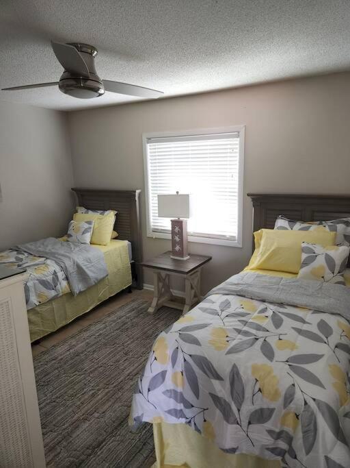 Apartment Quiet 2 Bedroom On Gulf With Pool And Pond
