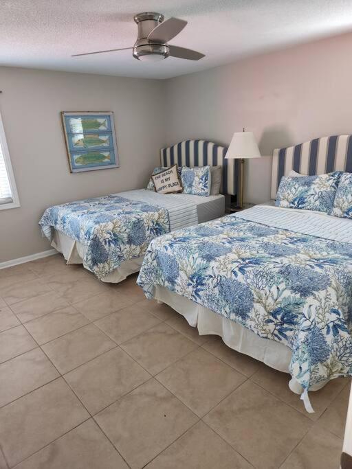 Quiet 2 Bedroom On Gulf With Pool And Pond Apartment *