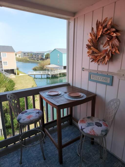 Quiet 2 Bedroom On Gulf With Pool And Pond * Pensacola Beach