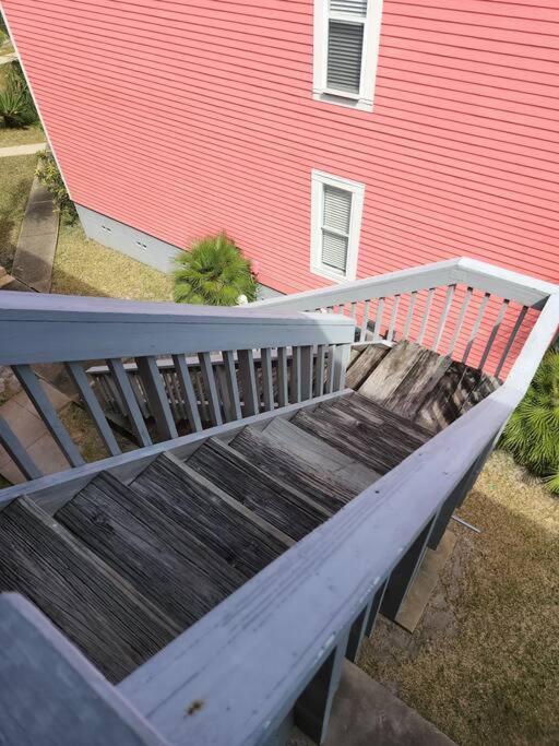 Apartment Quiet 2 Bedroom On Gulf With Pool And Pond