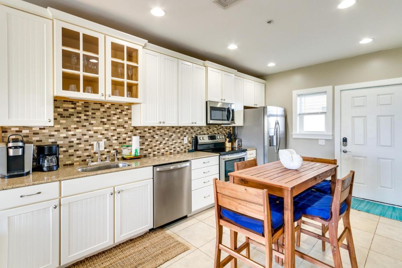 Bayfront Pensacola With Pool And Elevator Apartment