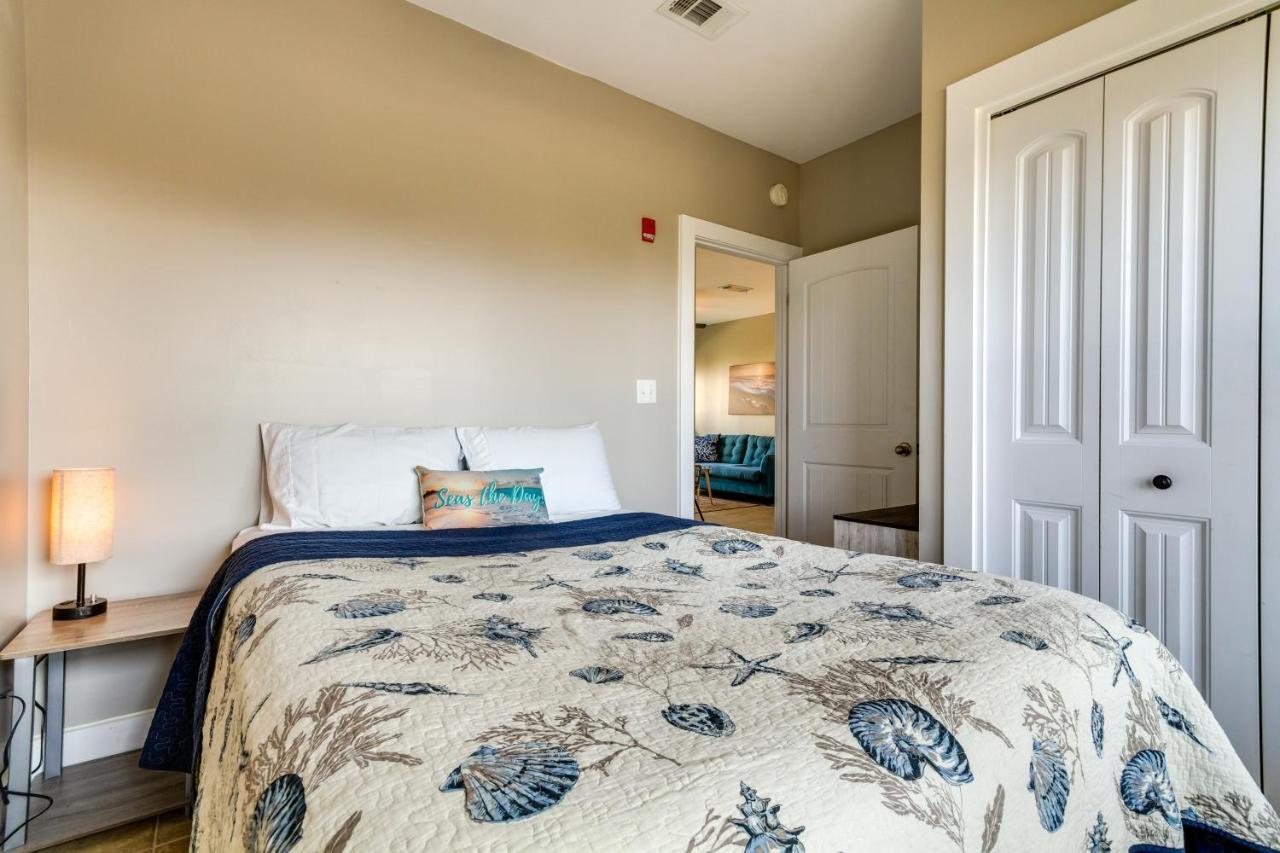 Bayfront Pensacola With Pool And Elevator Apartment